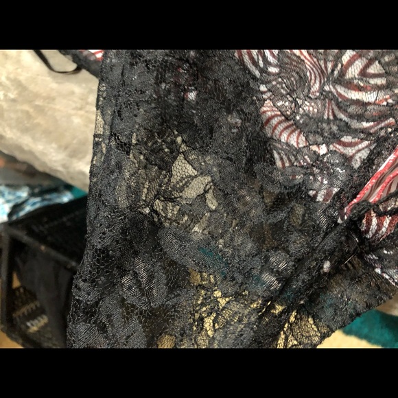 Size S LINDI tunic style black and red top - Picture 4 of 13